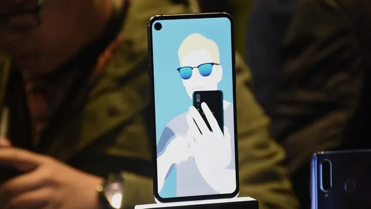 Ra mắt Galaxy A60 và A40S, Samsung quyết khô máu với smartphone tầm trung - Ảnh 2. Ra mắt Galaxy A60 và A40S, Samsung quyết khô máu với smartphone tầm trung - Ảnh 2.