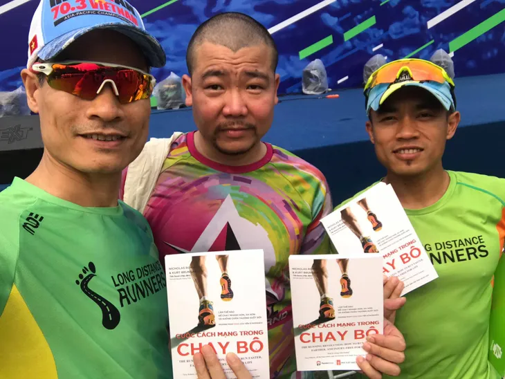 Cuộc cách mạng trong chạy bộ - Để chạy nhanh hơn, xa hơn và không chấn thương suốt đời - Ảnh 2. Cuộc cách mạng trong chạy bộ - Để chạy nhanh hơn, xa hơn và không chấn thương suốt đời - Ảnh 2.