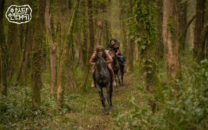 Song Joong Ki hóa người rừng bẩn thỉu trong phim mới Asadal Chronicles - Ảnh 4. Song Joong Ki hóa người rừng bẩn thỉu trong phim mới Asadal Chronicles - Ảnh 4.