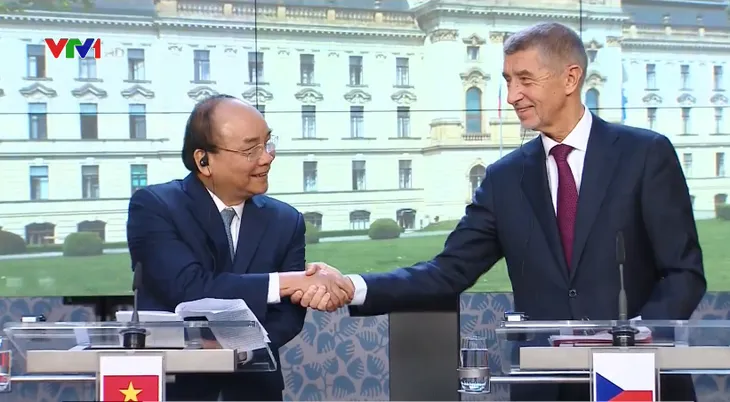 Mở ra không gian rộng lớn cho hợp tác Việt Nam với Romania và Czech - Ảnh 2. Mở ra không gian rộng lớn cho hợp tác Việt Nam với Romania và Czech - Ảnh 2.