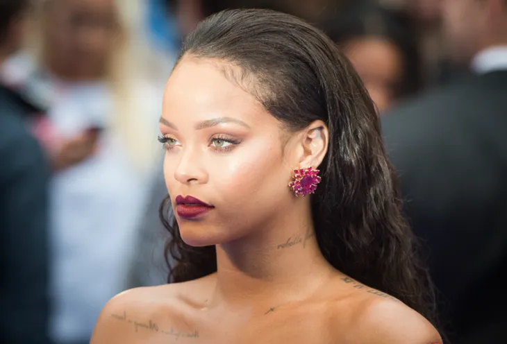 Rihanna đau đớn sau cái chết của rapper Nipsey Hussle - Ảnh 1. Rihanna đau đớn sau cái chết của rapper Nipsey Hussle - Ảnh 1.