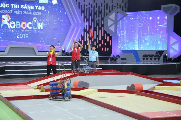 Những chiến thắng tuyệt đối Uukhai đầu tiên tại Robocon Việt Nam 2019 - Ảnh 31. Những chiến thắng tuyệt đối Uukhai đầu tiên tại Robocon Việt Nam 2019 - Ảnh 31.