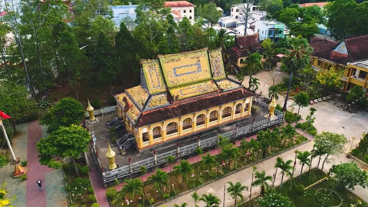 Nét đẹp chùa Khmer nhìn từ trên cao - Ảnh 2. Nét đẹp chùa Khmer nhìn từ trên cao - Ảnh 2.