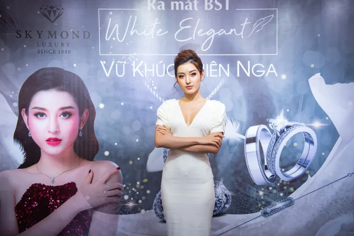 Á hậu Huyền My đi thử nhẫn cưới, sớm lên xe hoa? - Ảnh 4. Á hậu Huyền My đi thử nhẫn cưới, sớm lên xe hoa? - Ảnh 4.