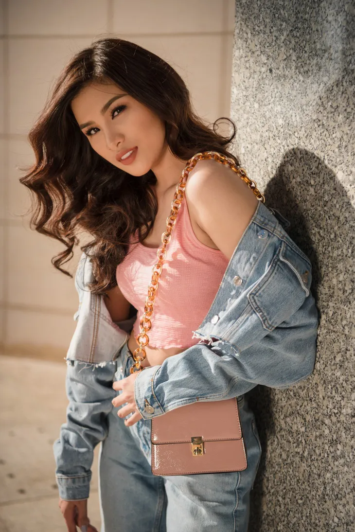 Nguyễn Thị Thành khoe street style vừa sexy vừa cool ngầu - Ảnh 2. Nguyễn Thị Thành khoe street style vừa sexy vừa cool ngầu - Ảnh 2.