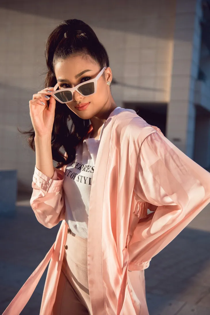 Nguyễn Thị Thành khoe street style vừa sexy vừa cool ngầu - Ảnh 6. Nguyễn Thị Thành khoe street style vừa sexy vừa cool ngầu - Ảnh 6.