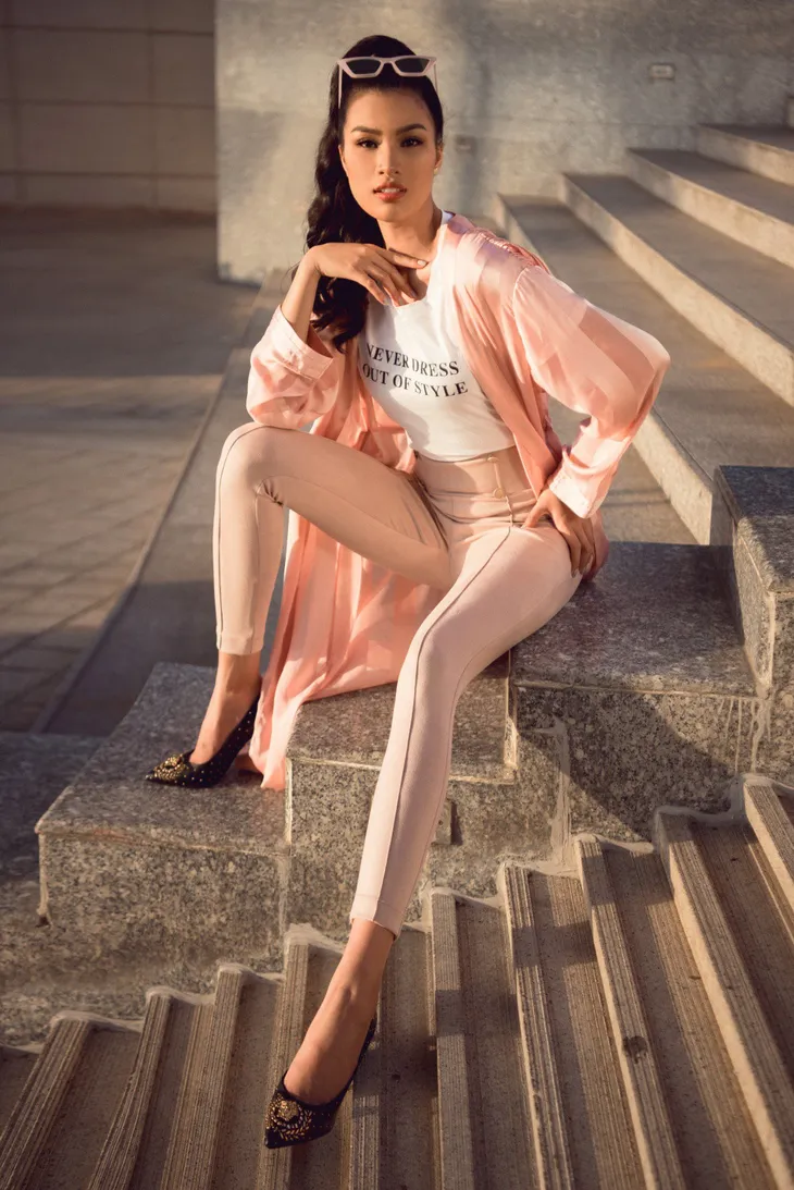 Nguyễn Thị Thành khoe street style vừa sexy vừa cool ngầu - Ảnh 5. Nguyễn Thị Thành khoe street style vừa sexy vừa cool ngầu - Ảnh 5.