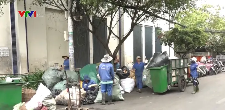 Chuyển đổi phương tiện thu gom rác thải - Liệu đã sẵn sàng? - Ảnh 2. Chuyển đổi phương tiện thu gom rác thải - Liệu đã sẵn sàng? - Ảnh 2.