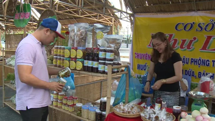 Chợ phiên kết nối nông sản an toàn - Ảnh 1. Chợ phiên kết nối nông sản an toàn - Ảnh 1.