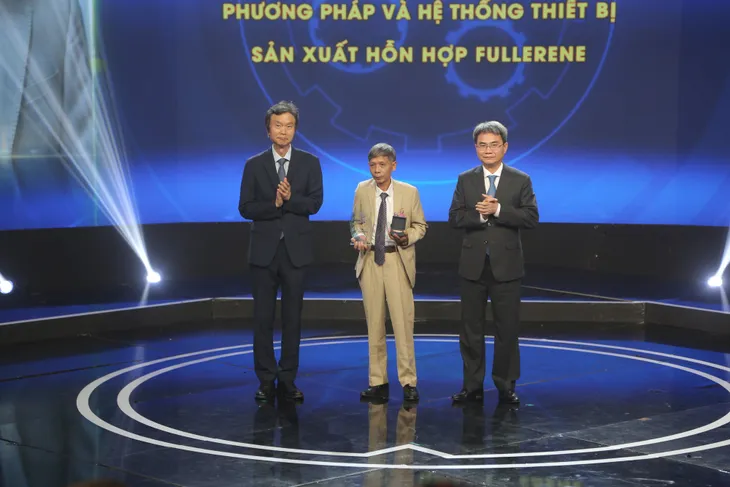 Cụ ông 83 tuổi giành giải Nhất cuộc thi Sáng chế 2018 - Ảnh 7. Cụ ông 83 tuổi giành giải Nhất cuộc thi Sáng chế 2018 - Ảnh 7.
