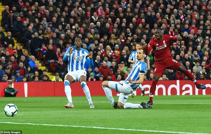 Liverpool 5-0 Huddersfield: Giành lại ngôi đầu - Ảnh 1. Liverpool 5-0 Huddersfield: Giành lại ngôi đầu - Ảnh 1.
