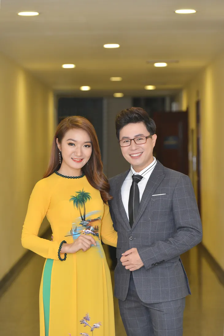 MC Trịnh Vân Anh khoe nét đẹp dịu dàng - Ảnh 2. MC Trịnh Vân Anh khoe nét đẹp dịu dàng - Ảnh 2.