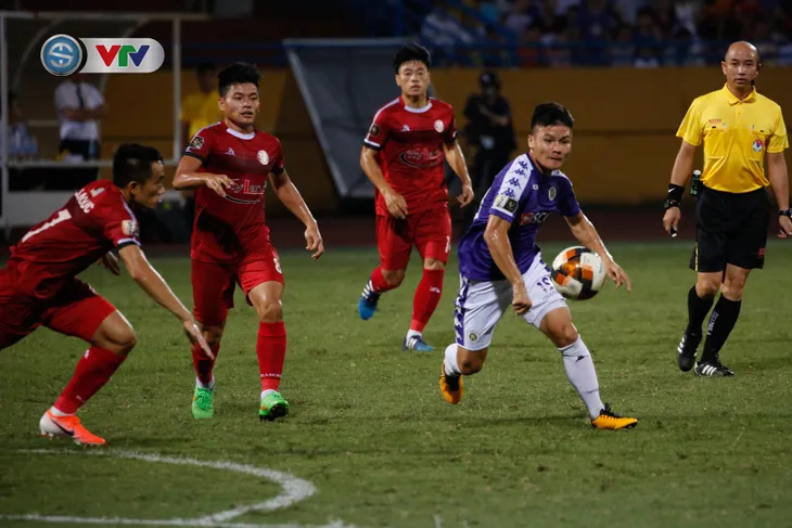 ẢNH: Thắng tối thiểu CLB TP HCM, CLB Hà Nội vươn lên dẫn đầu BXH V.League - Ảnh 7. ẢNH: Thắng tối thiểu CLB TP HCM, CLB Hà Nội vươn lên dẫn đầu BXH V.League - Ảnh 7.