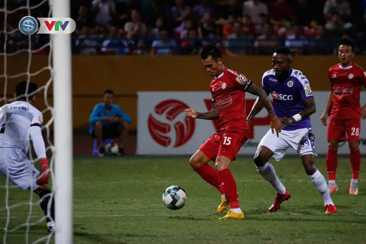 ẢNH: Thắng tối thiểu CLB TP HCM, CLB Hà Nội vươn lên dẫn đầu BXH V.League - Ảnh 6. ẢNH: Thắng tối thiểu CLB TP HCM, CLB Hà Nội vươn lên dẫn đầu BXH V.League - Ảnh 6.