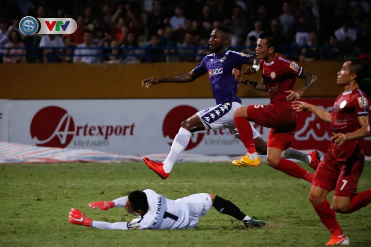 ẢNH: Thắng tối thiểu CLB TP HCM, CLB Hà Nội vươn lên dẫn đầu BXH V.League - Ảnh 17. ẢNH: Thắng tối thiểu CLB TP HCM, CLB Hà Nội vươn lên dẫn đầu BXH V.League - Ảnh 17.
