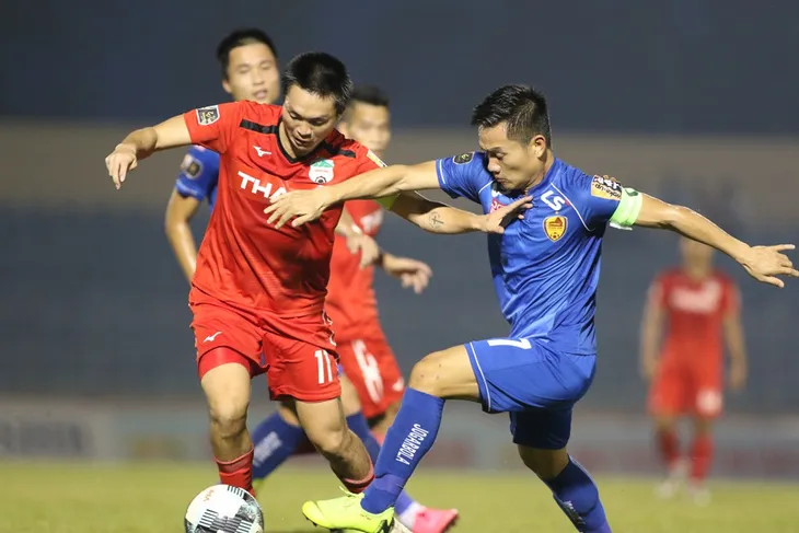 Lịch trực tiếp bóng đá hôm nay (28/4): HAGL tiếp đón Thanh Hóa, Man Utd đại chiến Chelsea - Ảnh 1. Lịch trực tiếp bóng đá hôm nay (28/4): HAGL tiếp đón Thanh Hóa, Man Utd đại chiến Chelsea - Ảnh 1.