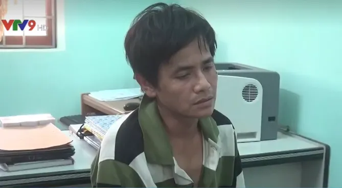 Bắt đối tượng thực hiện nhiều vụ cướp giật tài sản của học sinh - Ảnh 1. Bắt đối tượng thực hiện nhiều vụ cướp giật tài sản của học sinh - Ảnh 1.