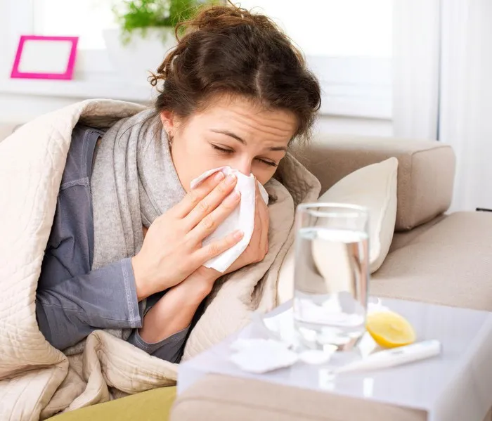 Tác hại khôn lường khi uống nước lạnh ngày nóng - Ảnh 2. Tác hại khôn lường khi uống nước lạnh ngày nóng - Ảnh 2.