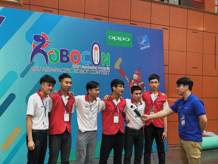 Đại học Sư phạm Kỹ thuật Hưng Yên liên tiếp giành chiến thắng tại vòng loại Robocon Việt Nam 2019 - Ảnh 5. Đại học Sư phạm Kỹ thuật Hưng Yên liên tiếp giành chiến thắng tại vòng loại Robocon Việt Nam 2019 - Ảnh 5.
