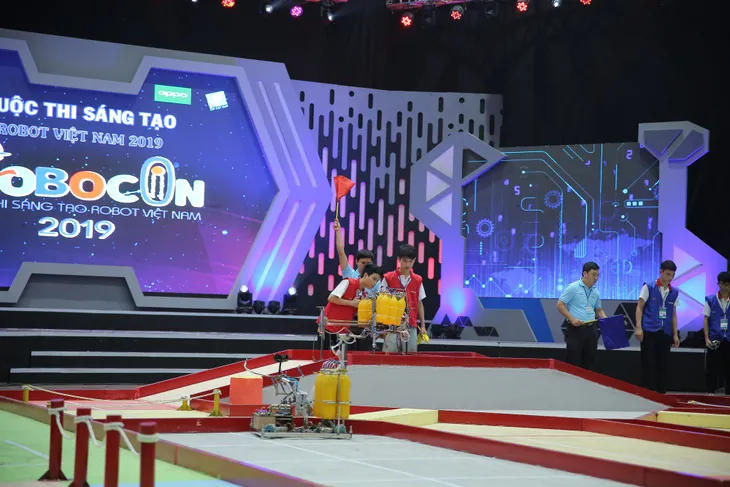 Robocon Việt Nam 2019: Nghẹt thở đến những giây cuối cùng - Ảnh 18. Robocon Việt Nam 2019: Nghẹt thở đến những giây cuối cùng - Ảnh 18.