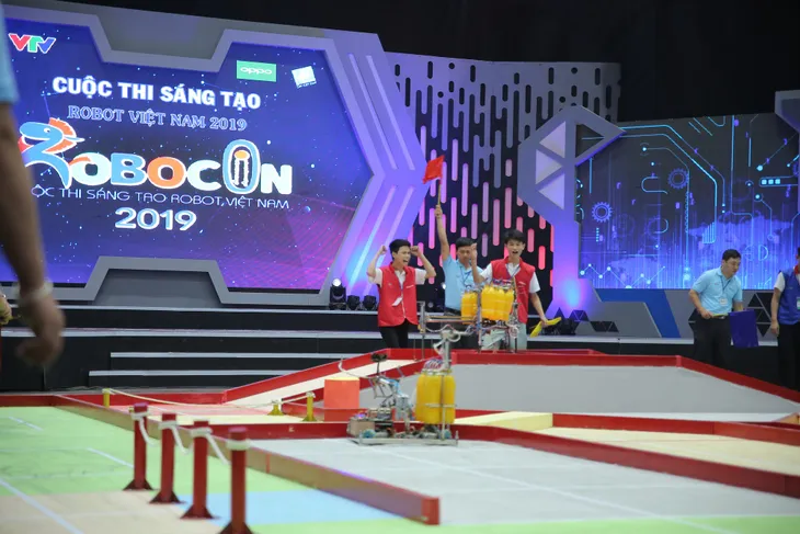 Robocon Việt Nam 2019: Nghẹt thở đến những giây cuối cùng - Ảnh 19. Robocon Việt Nam 2019: Nghẹt thở đến những giây cuối cùng - Ảnh 19.