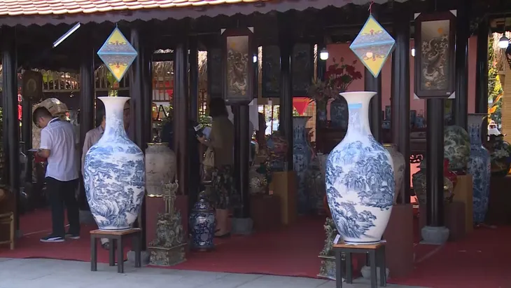 Dấu ấn thủ công mỹ nghệ tại Festival Nghề truyền thống Huế - Ảnh 1. Dấu ấn thủ công mỹ nghệ tại Festival Nghề truyền thống Huế - Ảnh 1.