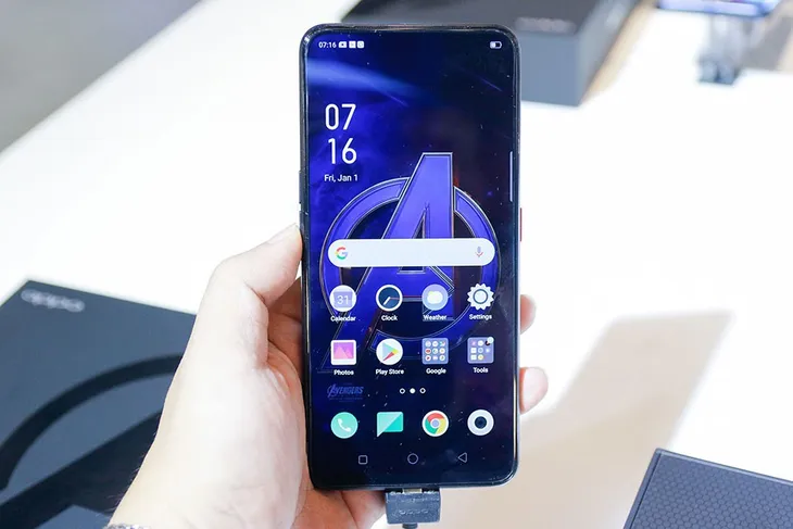 Cùng chiêm ngưỡng Oppo F11 Pro phiên bản giới hạn Marvels Avengers - Ảnh 2. Cùng chiêm ngưỡng Oppo F11 Pro phiên bản giới hạn Marvels Avengers - Ảnh 2.