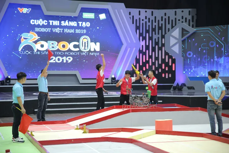 Robocon Việt Nam 2019: Xây dựng bất ngờ vượt qua người anh em Bách khoa - Ảnh 9. Robocon Việt Nam 2019: Xây dựng bất ngờ vượt qua người anh em Bách khoa - Ảnh 9.