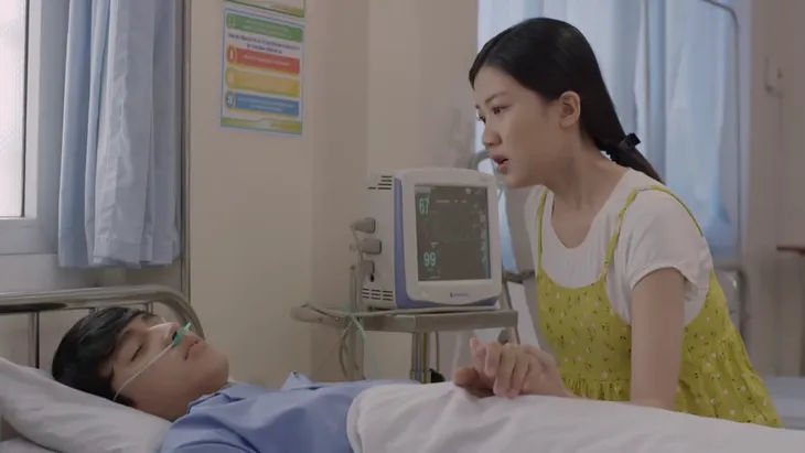 Những cô gái trong thành phố - Tập 30: Mai đụng mặt người tình đại gia của Tùng trong bệnh viện - Ảnh 1.