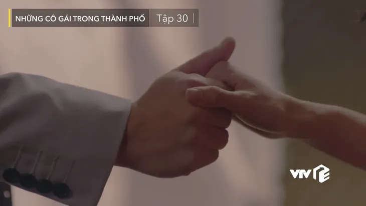 Những cô gái trong thành phố - Tập 30: Màn tỏ tình của soái ca Bách đốn tim cô Trúc giúp việc - Ảnh 5. Những cô gái trong thành phố - Tập 30: Màn tỏ tình của soái ca Bách đốn tim cô Trúc giúp việc - Ảnh 5.