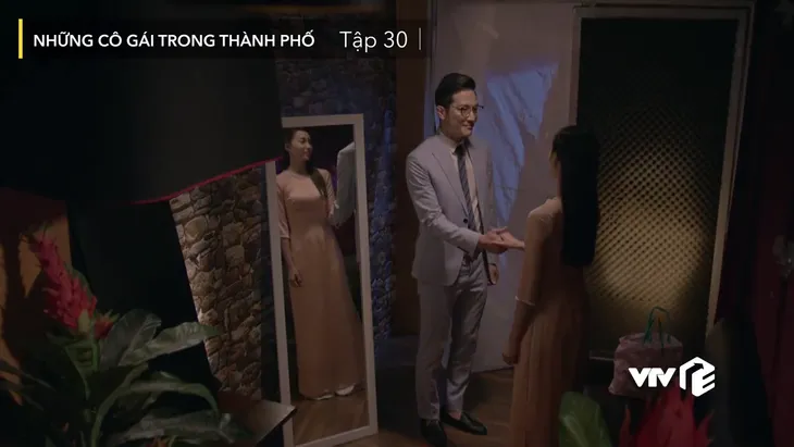 Những cô gái trong thành phố - Tập 30: Màn tỏ tình của soái ca Bách đốn tim cô Trúc giúp việc - Ảnh 4. Những cô gái trong thành phố - Tập 30: Màn tỏ tình của soái ca Bách đốn tim cô Trúc giúp việc - Ảnh 4.