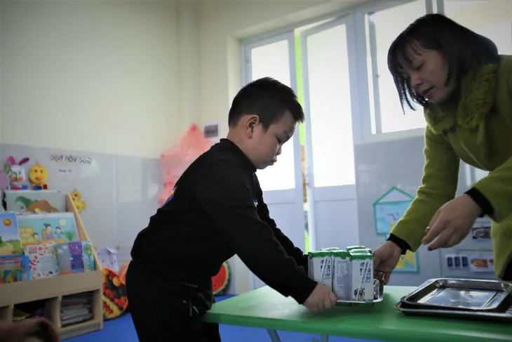 Chương trình Sữa học đường Hà Nội: Ấn tượng những con số ban đầu - Ảnh 2. Chương trình Sữa học đường Hà Nội: Ấn tượng những con số ban đầu - Ảnh 2.