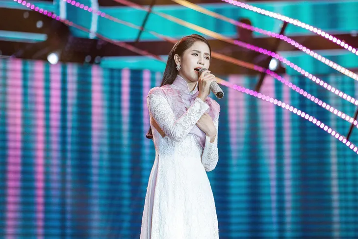 Thần tượng Bolero: Ngọc Sơn “vượt mặt” Quang Lê để giành cô gái vàng Phương Ý - Ảnh 1. Thần tượng Bolero: Ngọc Sơn “vượt mặt” Quang Lê để giành cô gái vàng Phương Ý - Ảnh 1.