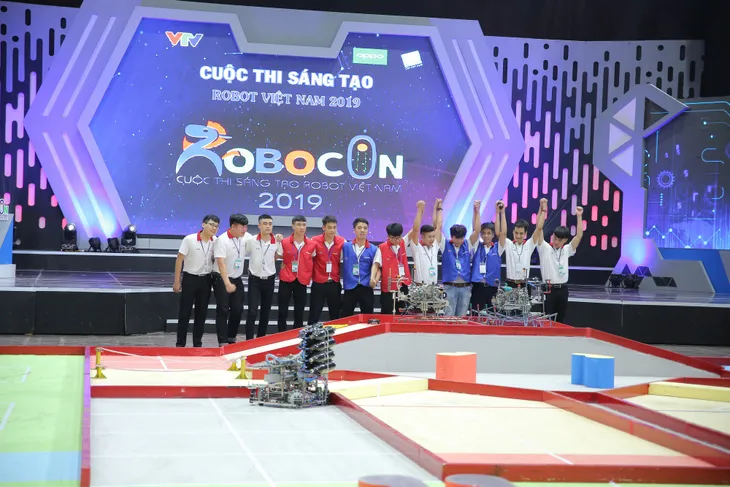 Robocon Đại học Công nghiệp Hà Nội: Ổn định, chính xác, thẳng tiến Hải Dương - Ảnh 18. Robocon Đại học Công nghiệp Hà Nội: Ổn định, chính xác, thẳng tiến Hải Dương - Ảnh 18.