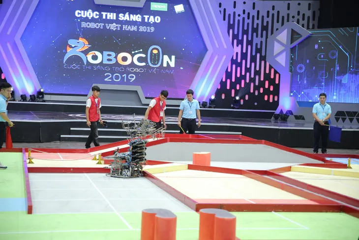 Robocon Đại học Công nghiệp Hà Nội: Ổn định, chính xác, thẳng tiến Hải Dương - Ảnh 21. Robocon Đại học Công nghiệp Hà Nội: Ổn định, chính xác, thẳng tiến Hải Dương - Ảnh 21.