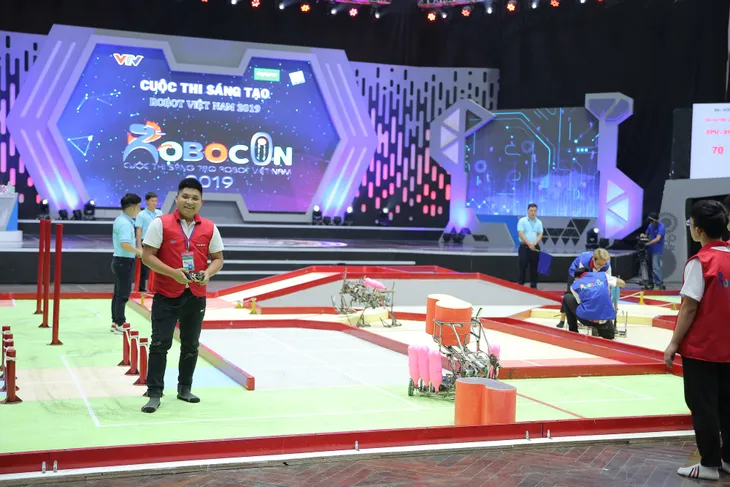 Robocon Đại học Công nghiệp Hà Nội: Ổn định, chính xác, thẳng tiến Hải Dương - Ảnh 26. Robocon Đại học Công nghiệp Hà Nội: Ổn định, chính xác, thẳng tiến Hải Dương - Ảnh 26.