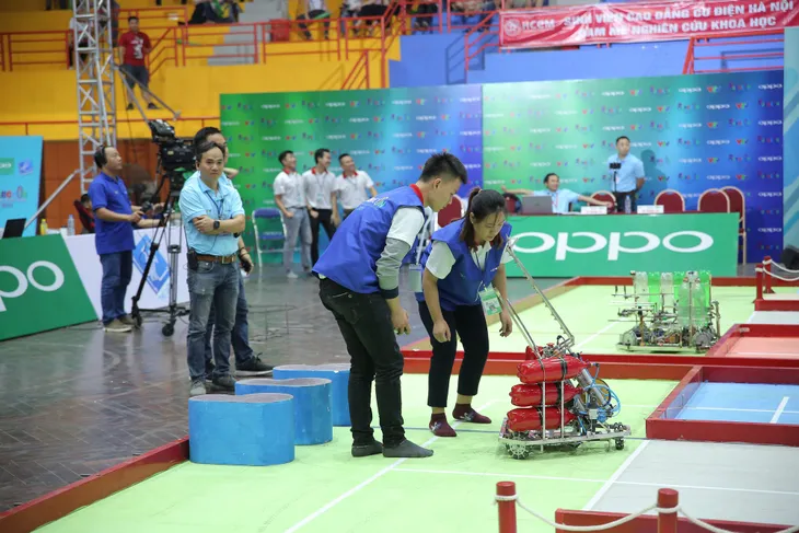 Robocon Đại học Công nghiệp Hà Nội: Ổn định, chính xác, thẳng tiến Hải Dương - Ảnh 36. Robocon Đại học Công nghiệp Hà Nội: Ổn định, chính xác, thẳng tiến Hải Dương - Ảnh 36.