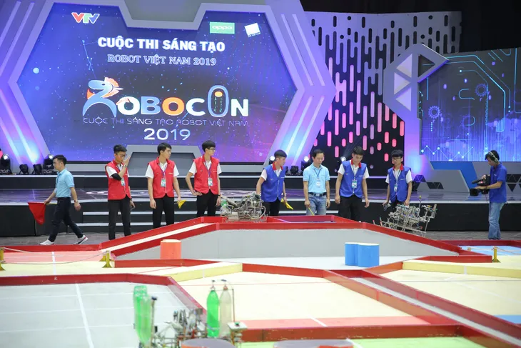 Robocon Đại học Công nghiệp Hà Nội: Ổn định, chính xác, thẳng tiến Hải Dương - Ảnh 58. Robocon Đại học Công nghiệp Hà Nội: Ổn định, chính xác, thẳng tiến Hải Dương - Ảnh 58.