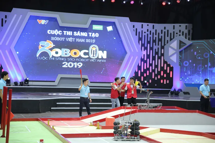 Robocon Đại học Công nghiệp Hà Nội: Ổn định, chính xác, thẳng tiến Hải Dương - Ảnh 72. Robocon Đại học Công nghiệp Hà Nội: Ổn định, chính xác, thẳng tiến Hải Dương - Ảnh 72.