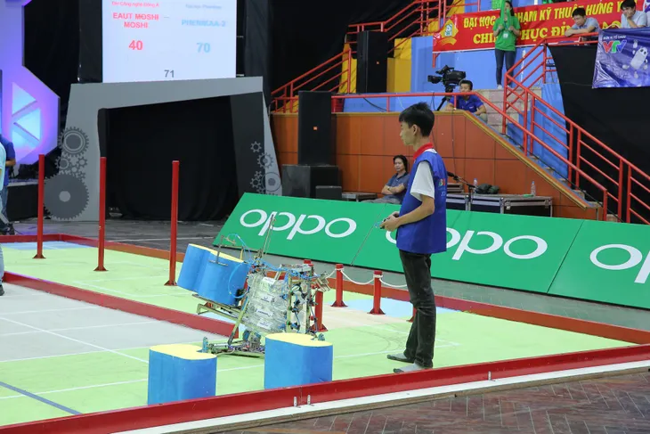 Tiếp bước ĐH Xây Dựng, tân binh Phenikaa giành vé vào chung kết Robocon Việt Nam 2019 - Ảnh 3. Tiếp bước ĐH Xây Dựng, tân binh Phenikaa giành vé vào chung kết Robocon Việt Nam 2019 - Ảnh 3.