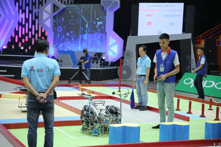 Tiếp bước ĐH Xây Dựng, tân binh Phenikaa giành vé vào chung kết Robocon Việt Nam 2019 - Ảnh 10. Tiếp bước ĐH Xây Dựng, tân binh Phenikaa giành vé vào chung kết Robocon Việt Nam 2019 - Ảnh 10.