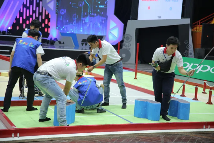 Tiếp bước ĐH Xây Dựng, tân binh Phenikaa giành vé vào chung kết Robocon Việt Nam 2019 - Ảnh 21. Tiếp bước ĐH Xây Dựng, tân binh Phenikaa giành vé vào chung kết Robocon Việt Nam 2019 - Ảnh 21.