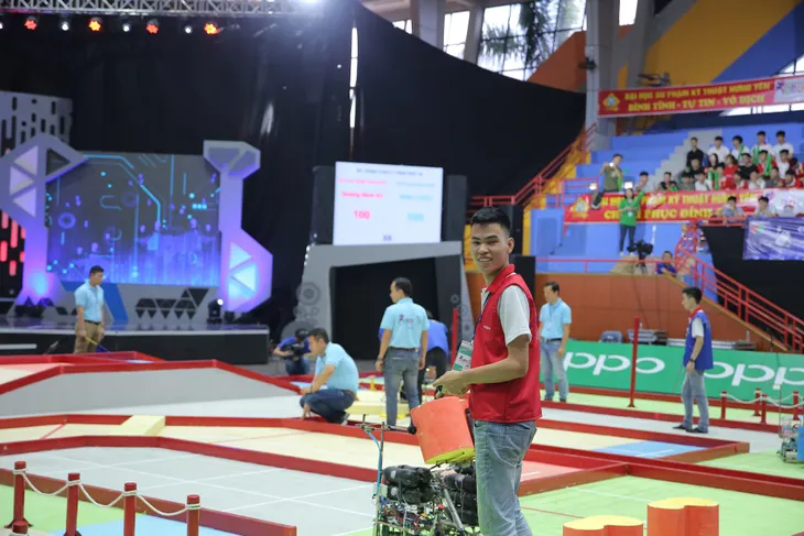 Tiếp bước ĐH Xây Dựng, tân binh Phenikaa giành vé vào chung kết Robocon Việt Nam 2019 - Ảnh 24. Tiếp bước ĐH Xây Dựng, tân binh Phenikaa giành vé vào chung kết Robocon Việt Nam 2019 - Ảnh 24.
