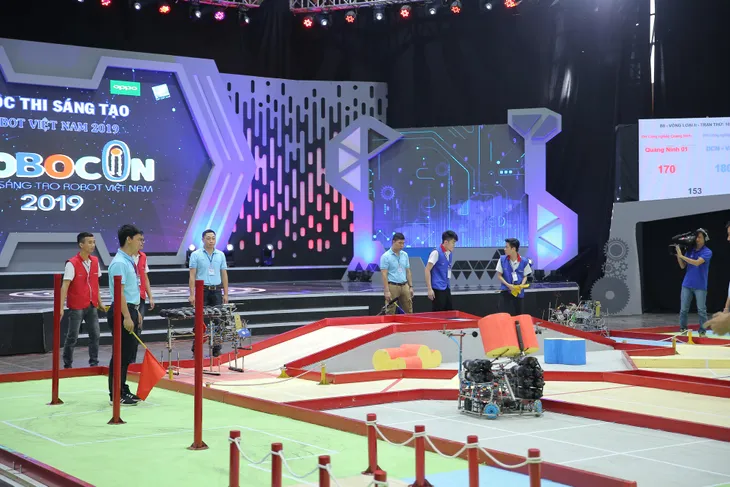 Tiếp bước ĐH Xây Dựng, tân binh Phenikaa giành vé vào chung kết Robocon Việt Nam 2019 - Ảnh 26. Tiếp bước ĐH Xây Dựng, tân binh Phenikaa giành vé vào chung kết Robocon Việt Nam 2019 - Ảnh 26.