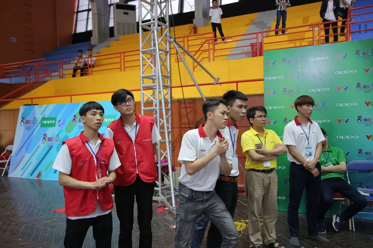 Tiếp bước ĐH Xây Dựng, tân binh Phenikaa giành vé vào chung kết Robocon Việt Nam 2019 - Ảnh 31. Tiếp bước ĐH Xây Dựng, tân binh Phenikaa giành vé vào chung kết Robocon Việt Nam 2019 - Ảnh 31.