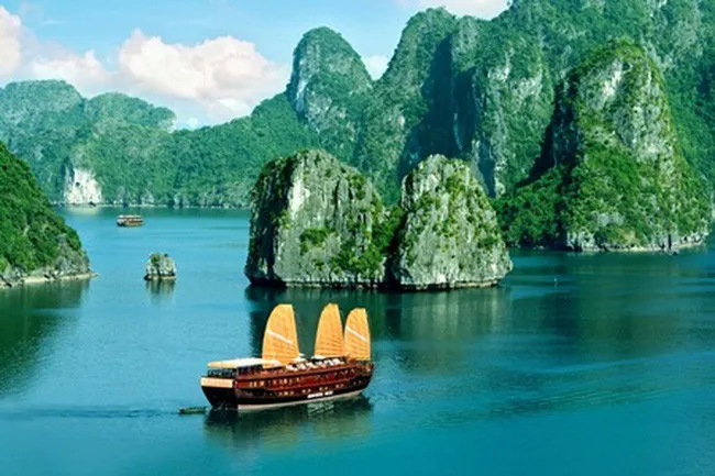 Vịnh Hạ Long - Điểm đến đáng kinh ngạc - Ảnh 2. Vịnh Hạ Long - Điểm đến đáng kinh ngạc - Ảnh 2.