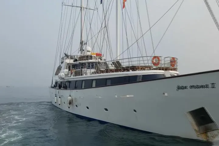 Quảng Trị đón du thuyền nước ngoài đầu tiên đến du lịch năm 2019 - Ảnh 1. Quảng Trị đón du thuyền nước ngoài đầu tiên đến du lịch năm 2019 - Ảnh 1.