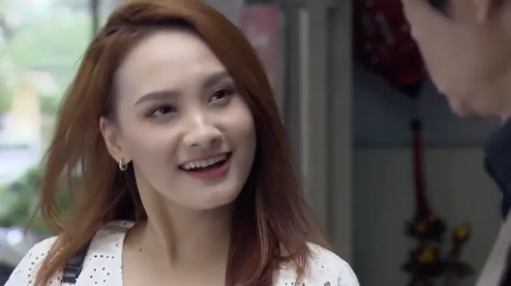Về nhà đi con - Tập 1: Thư (Bảo Thanh) giải vây cho bố, Huệ (Thu Quỳnh) bị xe tông nhập viện - Ảnh 2. Về nhà đi con - Tập 1: Thư (Bảo Thanh) giải vây cho bố, Huệ (Thu Quỳnh) bị xe tông nhập viện - Ảnh 2.