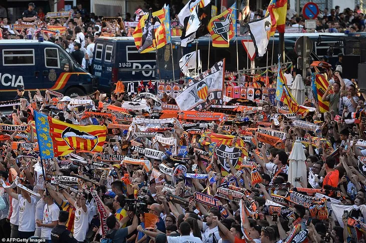 ẢNH: Arsenal thắng thuyết phục Valencia để giành quyền vào chung kết Europa League - Ảnh 2. ẢNH: Arsenal thắng thuyết phục Valencia để giành quyền vào chung kết Europa League - Ảnh 2.