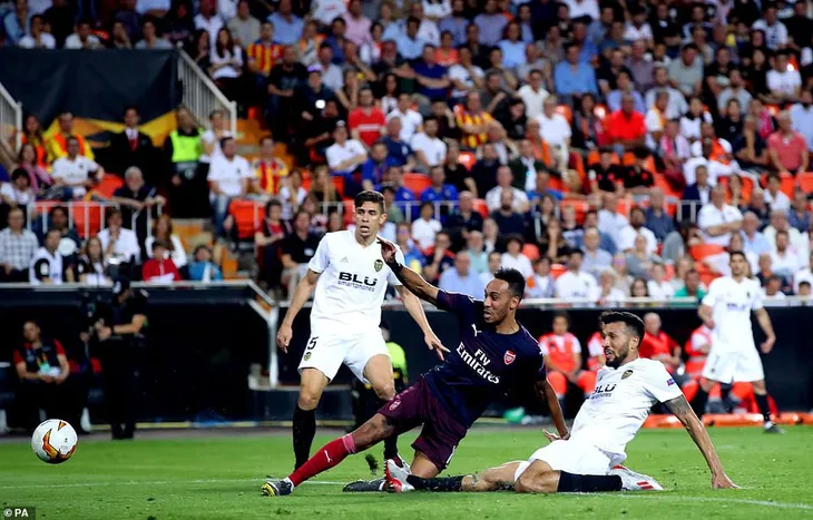 ẢNH: Arsenal thắng thuyết phục Valencia để giành quyền vào chung kết Europa League - Ảnh 11. ẢNH: Arsenal thắng thuyết phục Valencia để giành quyền vào chung kết Europa League - Ảnh 11.